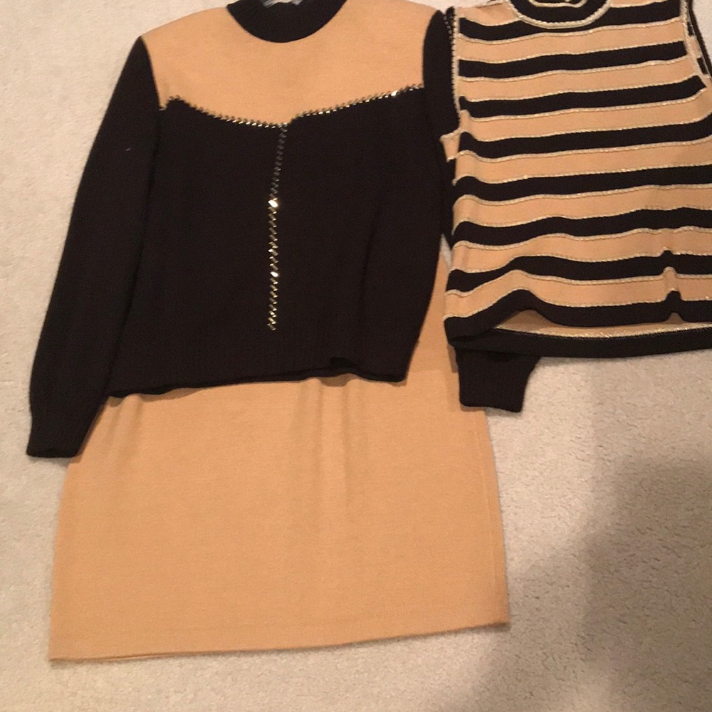 Matching skirt, long sleeved and sleeveless top